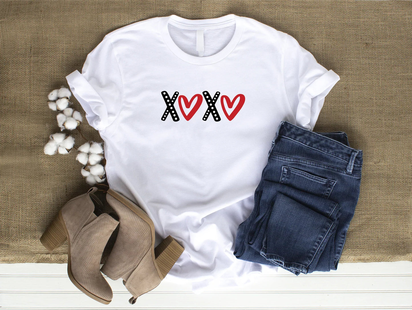 XOXO Cute Comfy Valentine's Day White T-Shirt Large